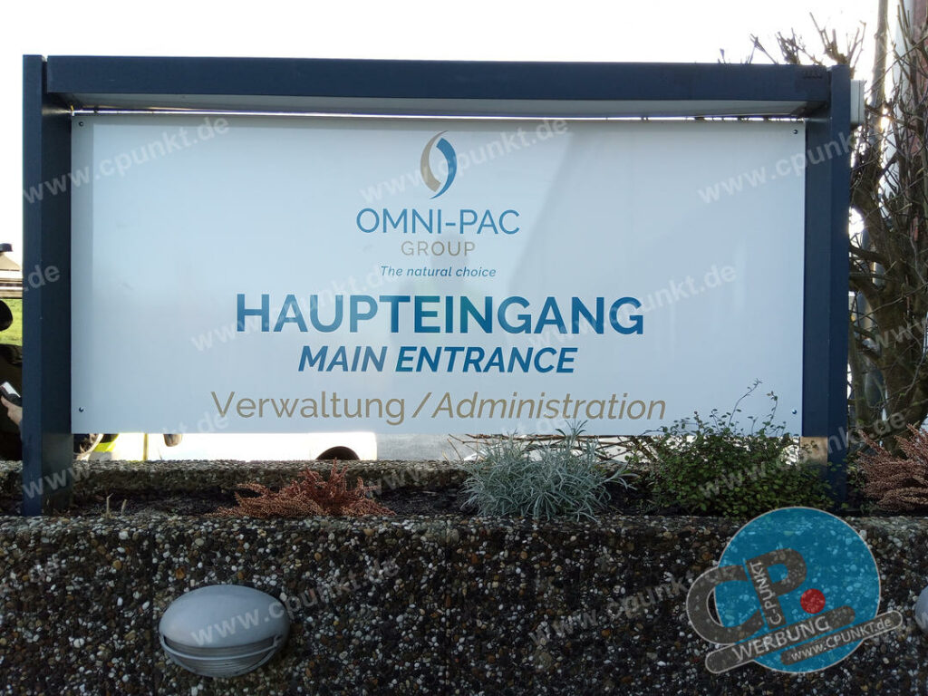 Omni-Pac Beschilderung_Aussen Eingang