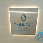 Omni-Pac Logotafel Verwaltung Alu-Verbund